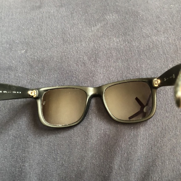 Matte black Ray-Ban Justin with black lenses - Picture 4 of 7